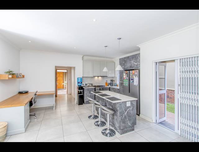 3 BEDROOM TOWNHOUSE FOR SALE IN DOUGLASDALE